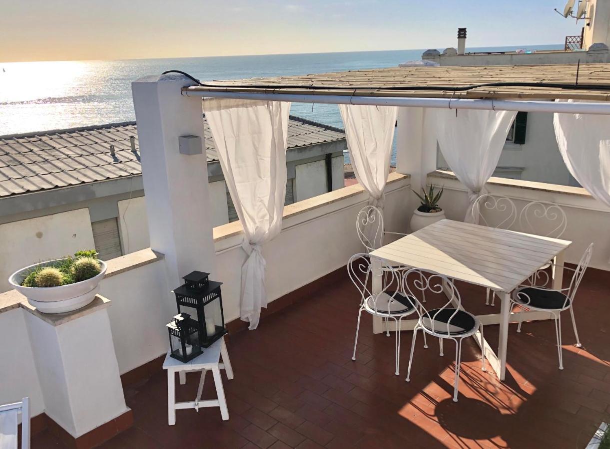Villa La Terrazza Sul Mare Santa Marinella Exterior foto